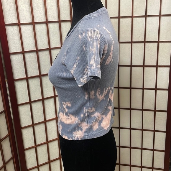 MEDIUM Women's Public Library Happy Daze Graphic Crop Top - Picture 3 of 8